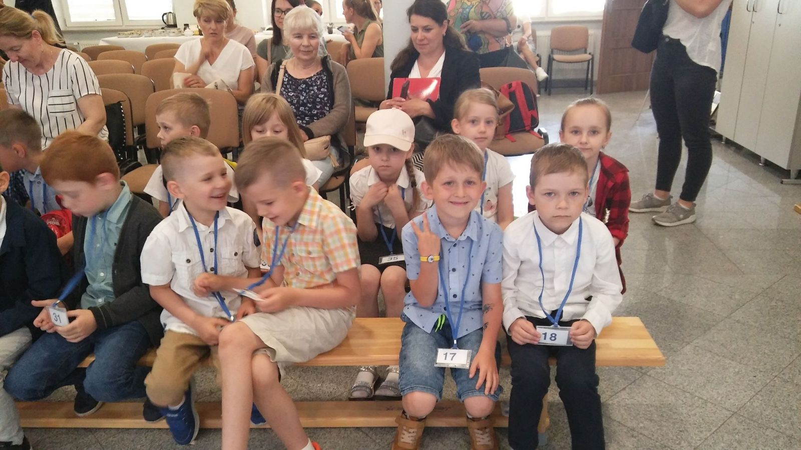 Grupa dzieci podczas wydarzenia